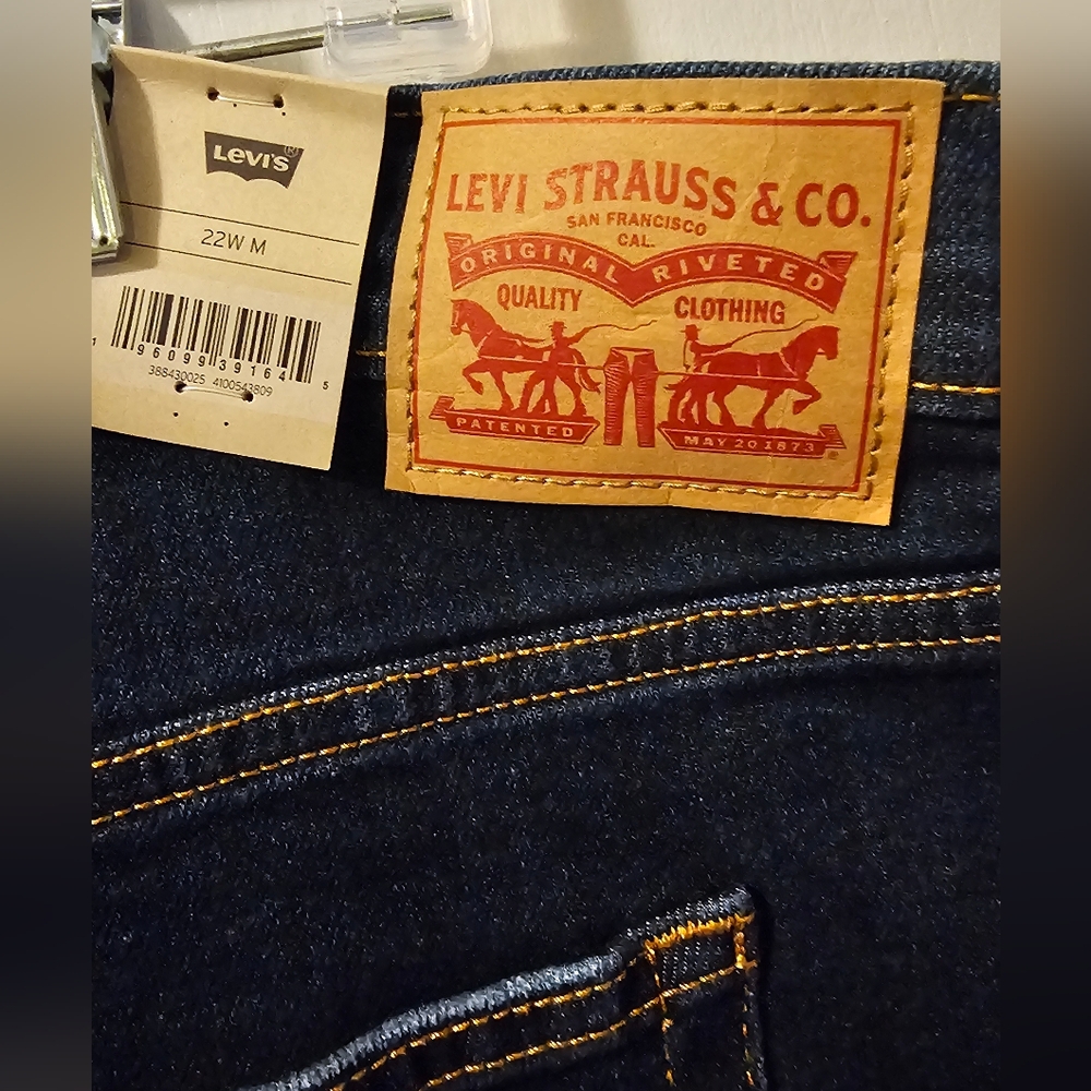 Levis Womens High Waist Ribcage Straight Ankle Distressed Jeans Size 22W NWT - Picture 8 of 13